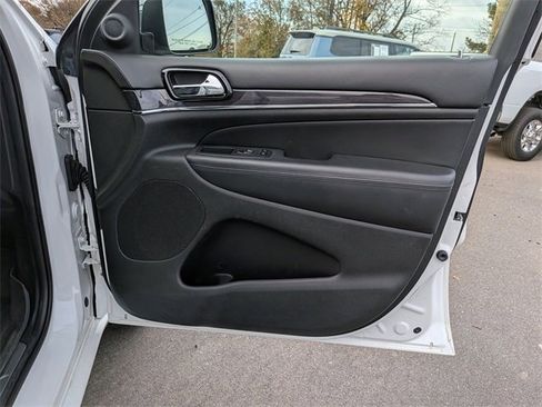 Used 2020 Jeep Grand Cherokee Overland image 33