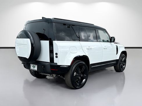 New 2026 Land Rover Defender 110 X-Dynamic SE AWD/4WD image 5