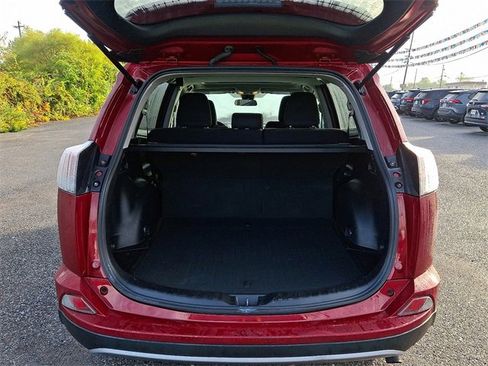 Used 2018 Toyota RAV4 XLE image 28