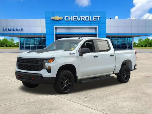 Used 2026 Chevrolet Silverado 1500 Custom Trail Boss w/ LPO, Dark Essentials Package AWD/4WD image 2
