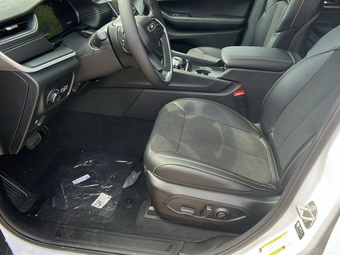 New 2025 Jeep Grand Cherokee L Altitude image 16