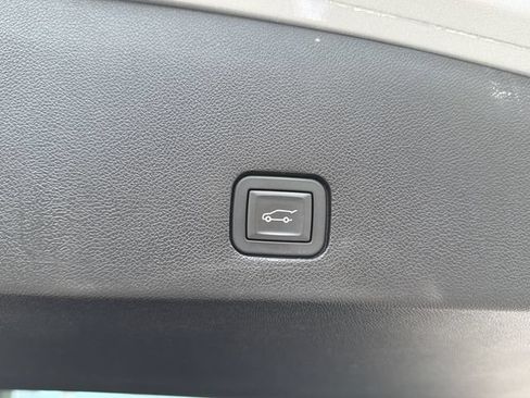 Used 2024 Cadillac XT6 Premium Luxury AWD/4WD image 63