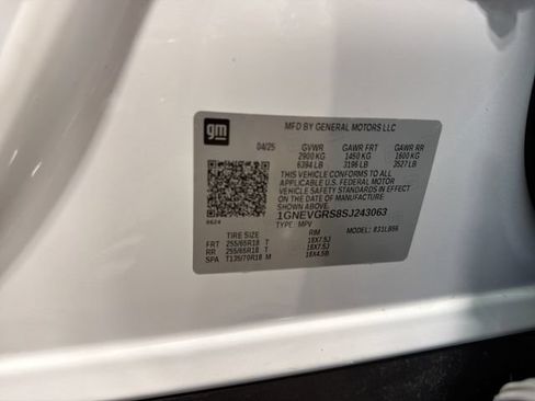 Used 2025 Chevrolet Traverse LT AWD/4WD image 16