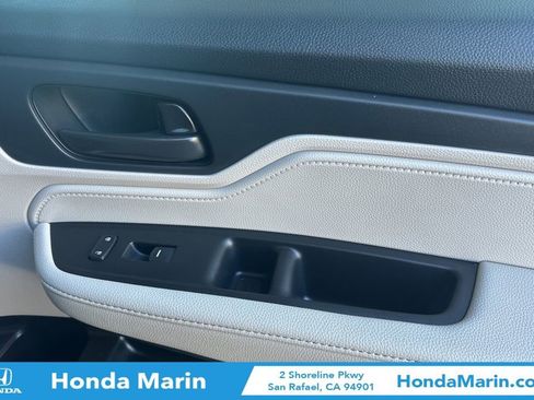 Certified 2025 Honda Odyssey EX-L image 23