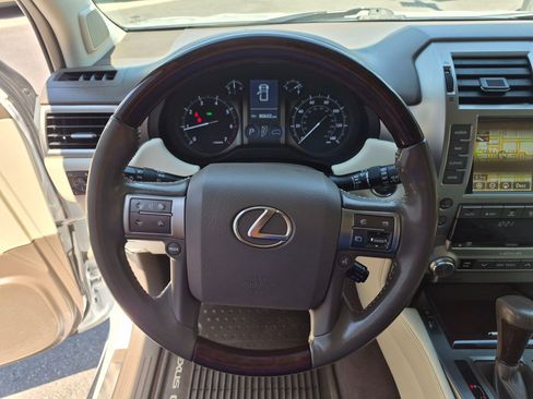 Used 2019 Lexus GX 460 Premium w/ Premium Package AWD/4WD image 16
