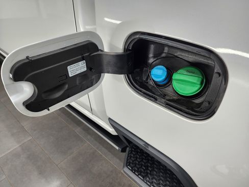 Used 2022 Chevrolet Silverado 2500 High Country w/ Safety Package II image 40