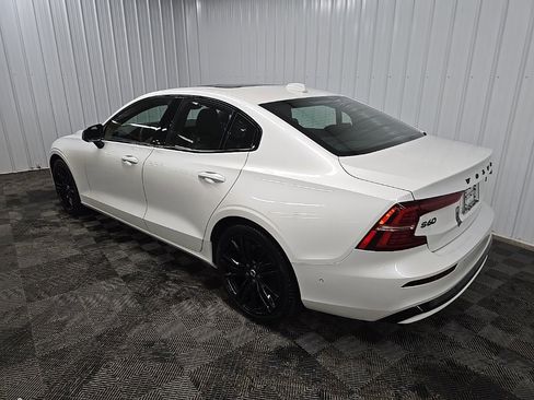 Used 2024 Volvo S60 B5 Plus w/ Climate Package image 9