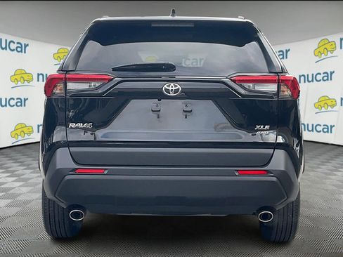 Used 2025 Toyota RAV4 XLE image 5