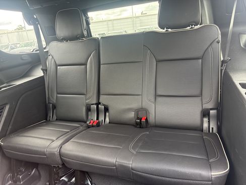 Used 2025 Chevrolet Tahoe Premier AWD/4WD image 32