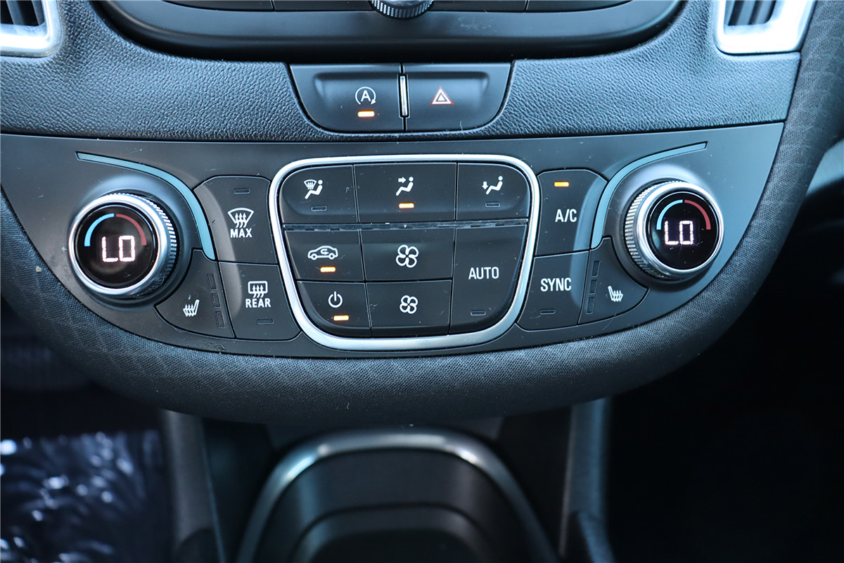 Used 2020 Chevrolet Malibu LT FWD image 32