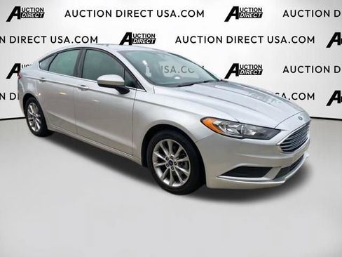 Used 2017 Ford Fusion SE FWD image 26