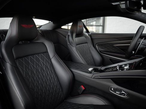 Used 2025 Aston Martin DB12 Coupe RWD image 22
