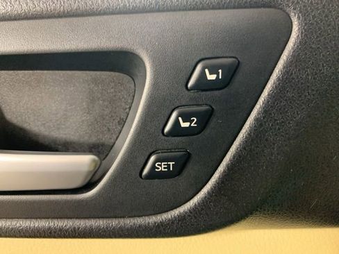 Used 2014 Toyota Highlander Limited image 19