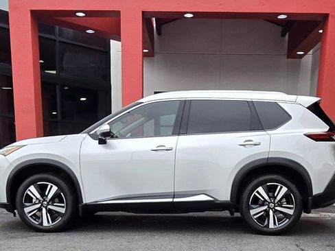 Used 2021 Nissan Rogue SL image 4