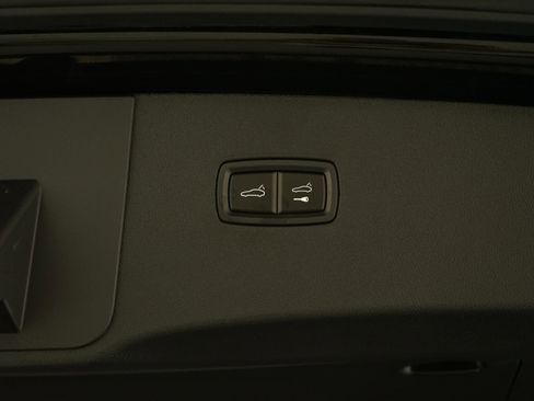 Used 2026 Porsche Cayenne Coupe w/ Premium Package Plus AWD/4WD image 36