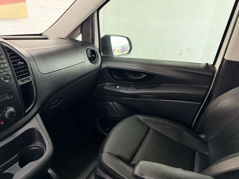 Used 2018 Mercedes-Benz Metris w/ Blind Spot Assist Package image 42