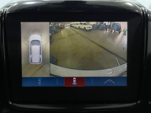 Used 2019 Chevrolet Traverse Premier w/ Driver Confidence II Package FWD image 11