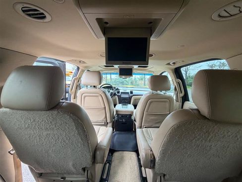 Used 2011 Cadillac Escalade ESV Premium AWD/4WD image 35