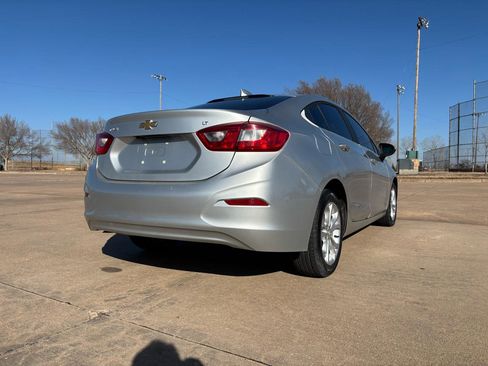 Used 2019 Chevrolet Cruze LT FWD image 25