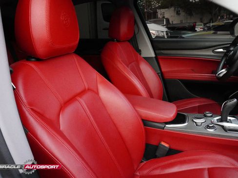 Used 2020 Alfa Romeo Stelvio Ti image 31