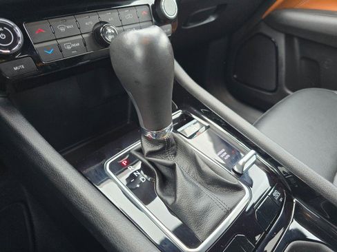 Used 2024 Jeep Compass Limited image 31