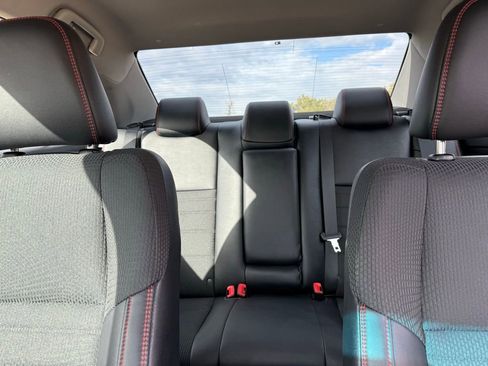 Used 2016 Toyota Camry SE image 19