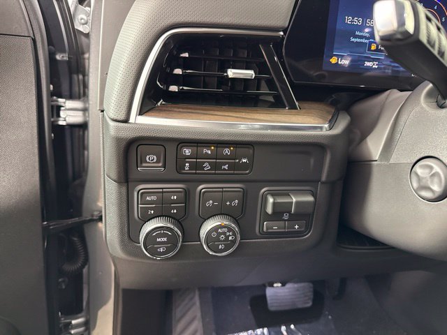 New 2026 Chevrolet Tahoe High Country AWD/4WD image 15