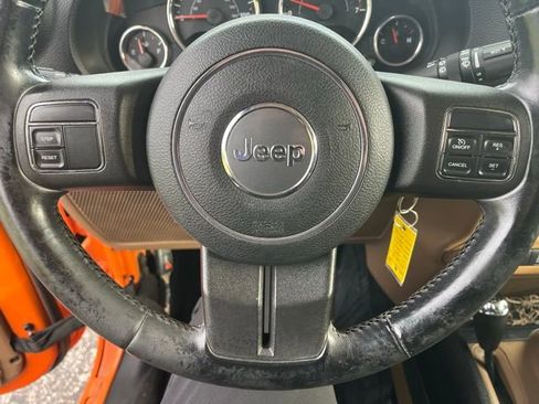 Used 2012 Jeep Wrangler Unlimited Sahara image 17