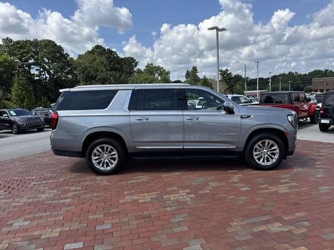 Used 2023 GMC Yukon XL SLT w/ SLT Luxury Package AWD/4WD image 29
