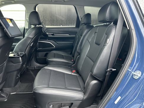 New 2025 Kia Telluride S image 12