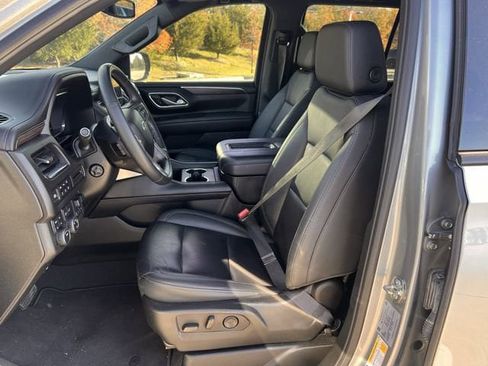 Used 2024 Chevrolet Tahoe Z71 w/ Luxury Package image 23