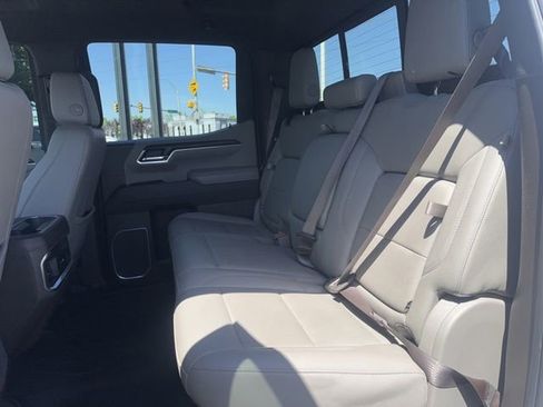 Used 2022 GMC Sierra 1500 SLT w/ SLT Convenience Package AWD/4WD image 15