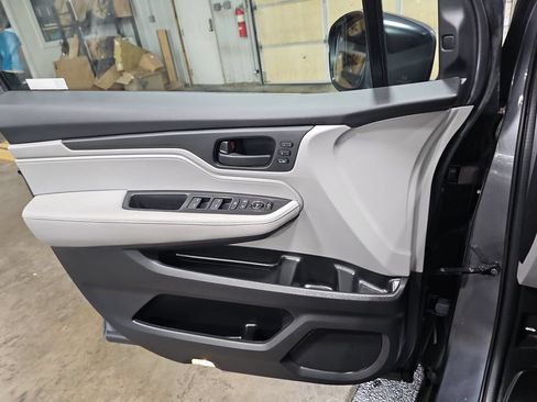 Used 2018 Honda Odyssey EX-L image 27