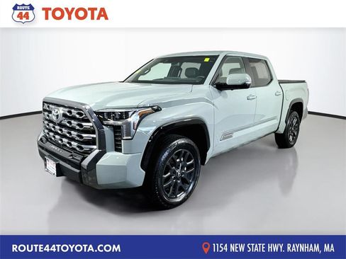 Used 2025 Toyota Tundra Platinum AWD/4WD image 1