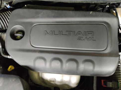 Used 2019 Jeep Cherokee Latitude Plus FWD image 30