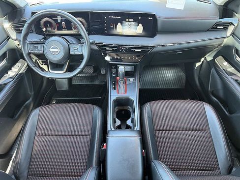 Certified 2025 Nissan Kicks SR w/ SR Premium Package AWD/4WD image 18
