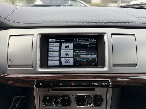 Used 2014 Jaguar XF 3.0 image 35