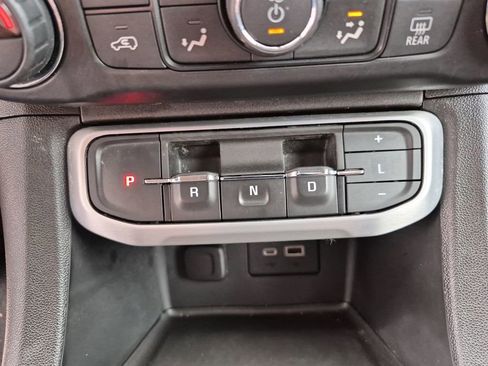Used 2021 GMC Acadia SLE FWD image 27