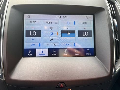 Used 2020 Ford Edge ST image 18