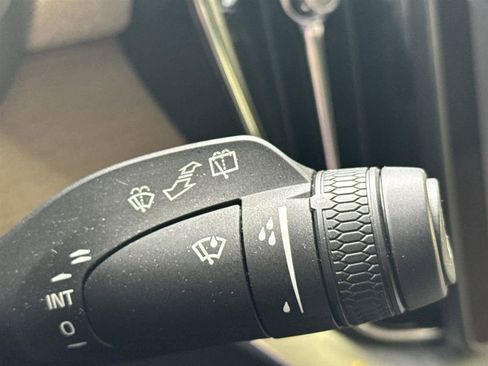 Used 2025 Volvo XC90 T8 Plus image 29