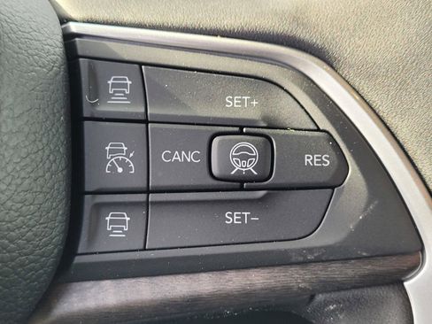 New 2026 Jeep Grand Cherokee L Limited w/ Limited Altitude Package AWD/4WD image 19
