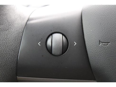 Used 2021 Tesla Model Y Long Range AWD/4WD image 17