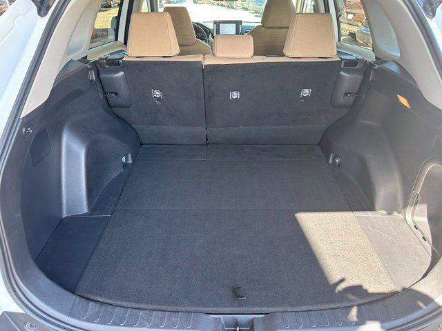 Used 2021 Toyota RAV4 LE AWD/4WD image 21
