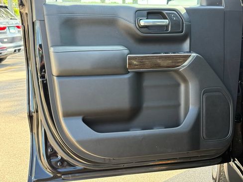 Used 2019 GMC Sierra 1500 SLE w/ SLE Value Package AWD/4WD image 28
