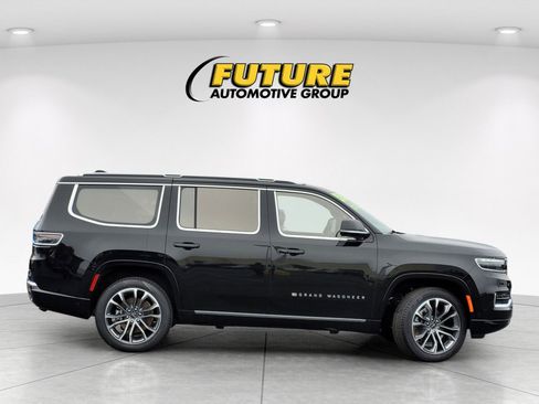 New 2024 Jeep Grand Wagoneer Series III w/ HD Trailer Tow Package AWD/4WD image 4