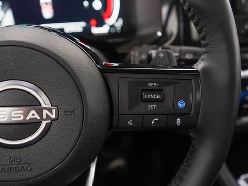 Used 2022 Nissan Pathfinder Platinum AWD/4WD image 25