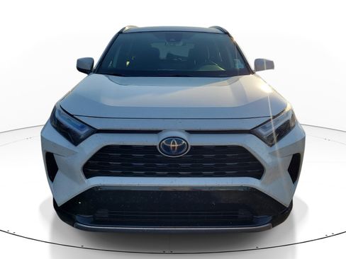 Used 2022 Toyota RAV4 SE AWD/4WD image 2