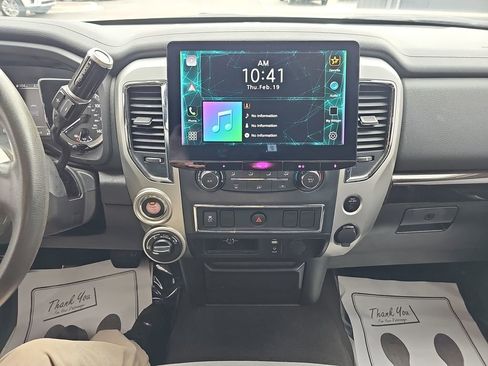 Used 2017 Nissan Titan SV image 23