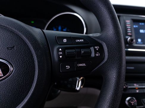 Used 2019 Kia Sedona LX FWD image 26