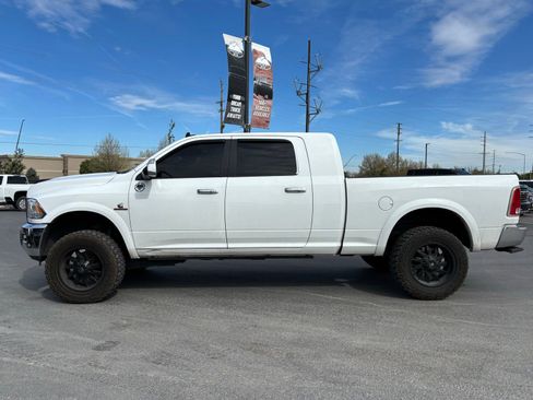 Used 2017 RAM 3500 Laramie w/ Convenience Group AWD/4WD image 3